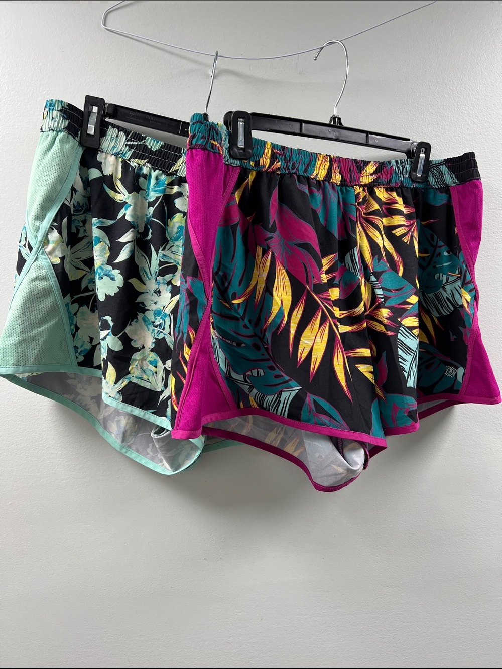 ZELOS 2 pr Tropical Leaf Athletic Shorts - 2Black with Magenta & Black w Teal